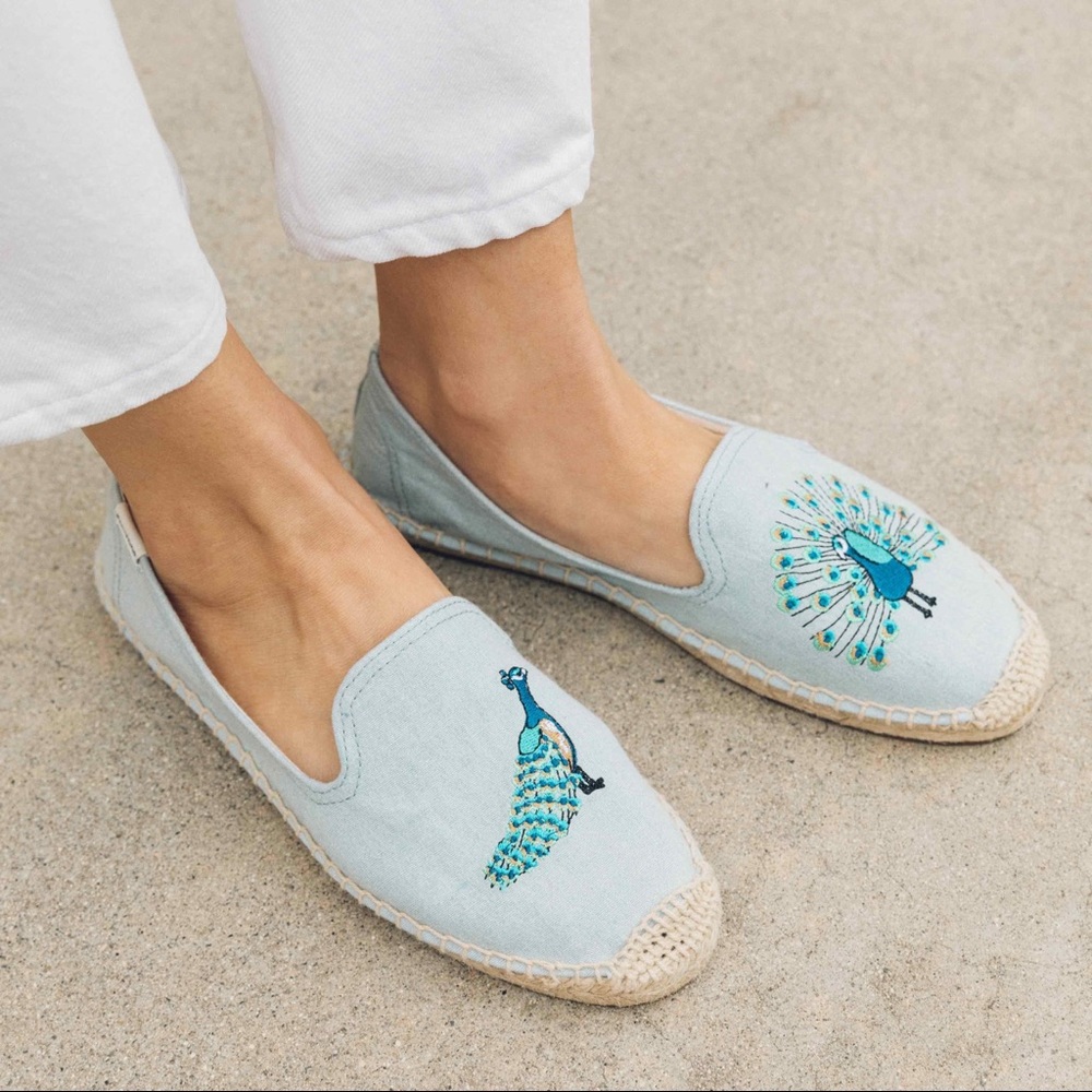 🦚 Soludos Peacock Smoking Slippers